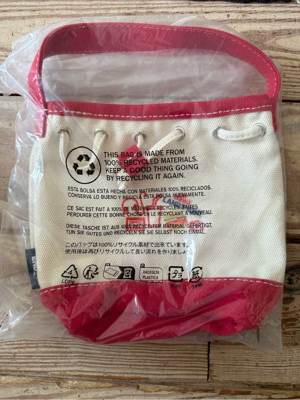 Wawa and Lands' End Red & Cream Canvas Drawstring Tote - Picture 2 of 2